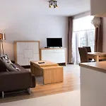 100-sio Lägenhet *