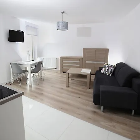 100-sio Apartament *